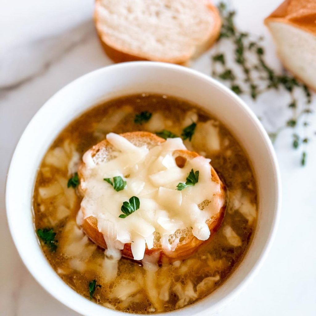 A bowl of french onion soup